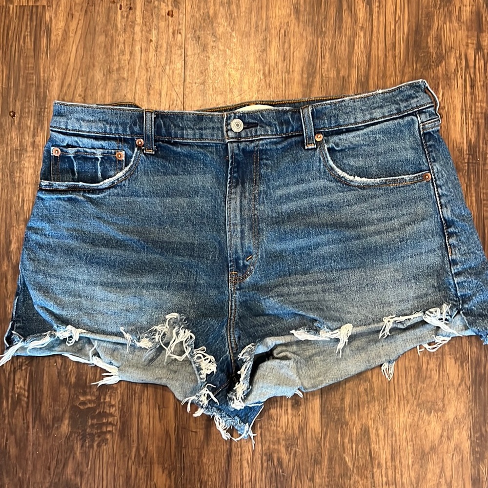 Abercrombie & fitch The Mom Shorts High Rise size 16/33